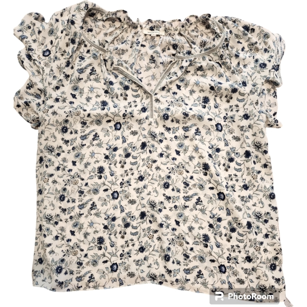 Max Studio  top sz L. Cool/comfy summer  floral. Flutter sleeve.